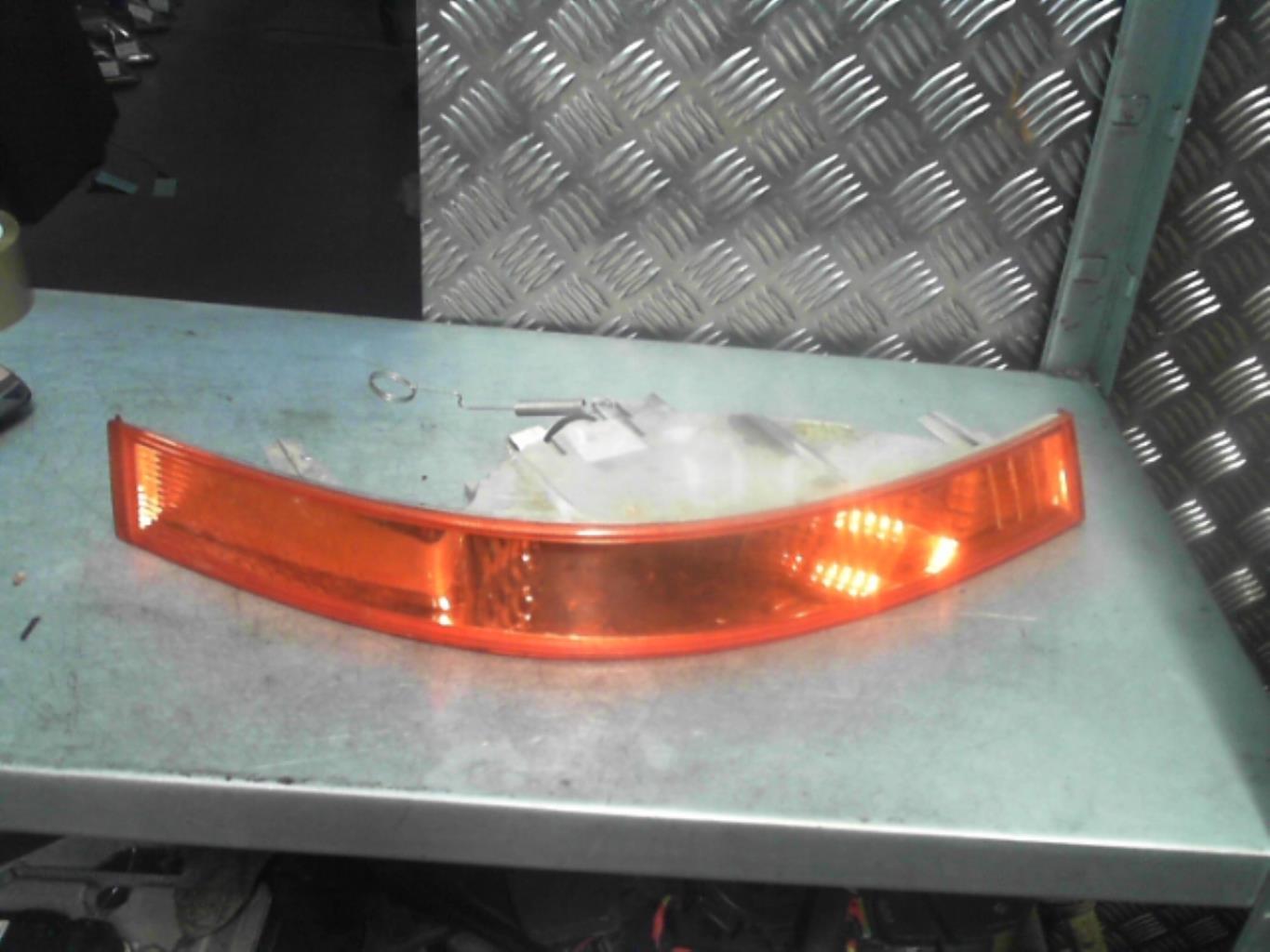 Optique avant secondaire droit (feux)(clignotant) RENAULT MASTER 2  - 1