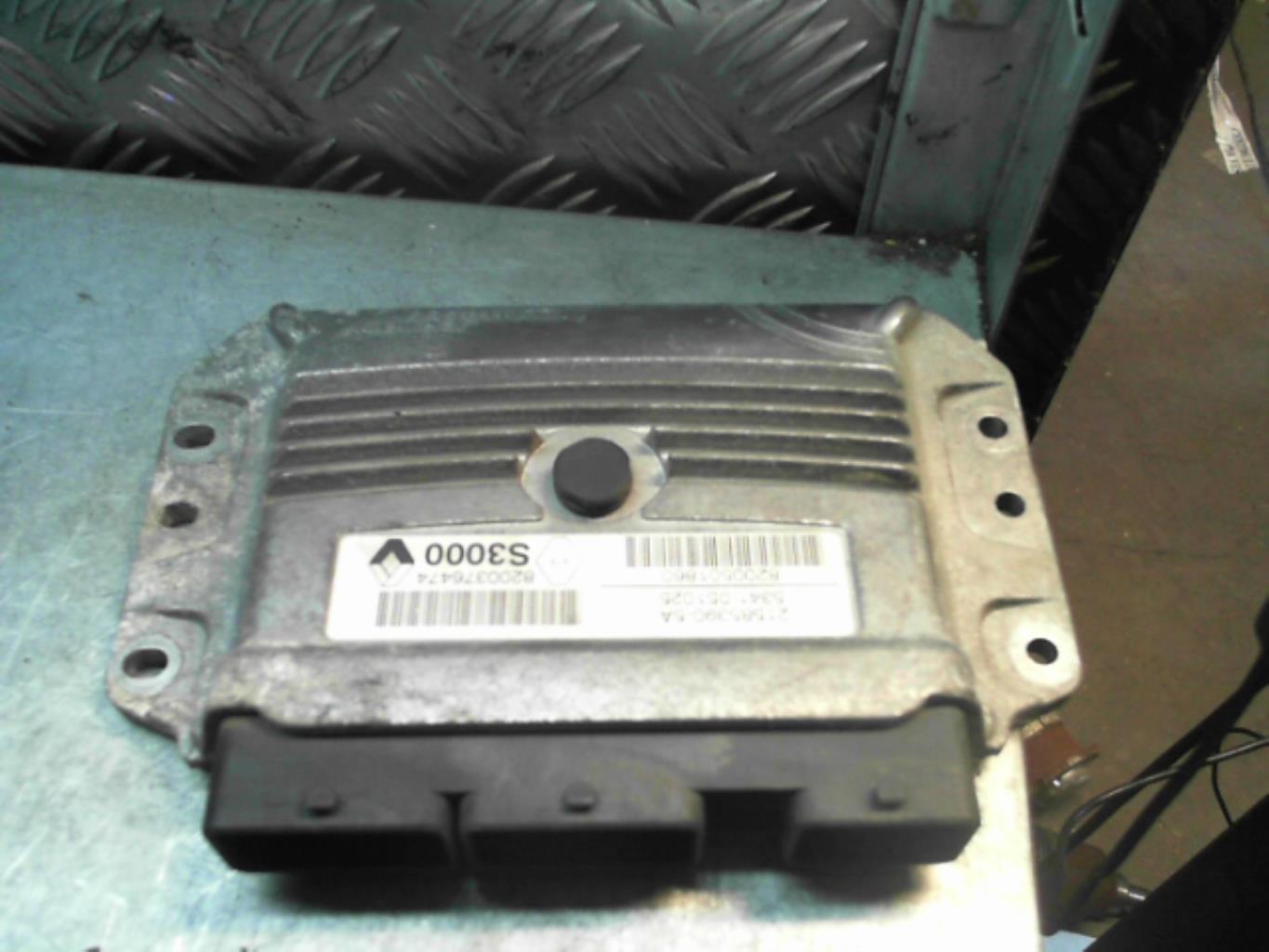 Calculateur RENAULT MODUS PHASE 1 Essence - 1