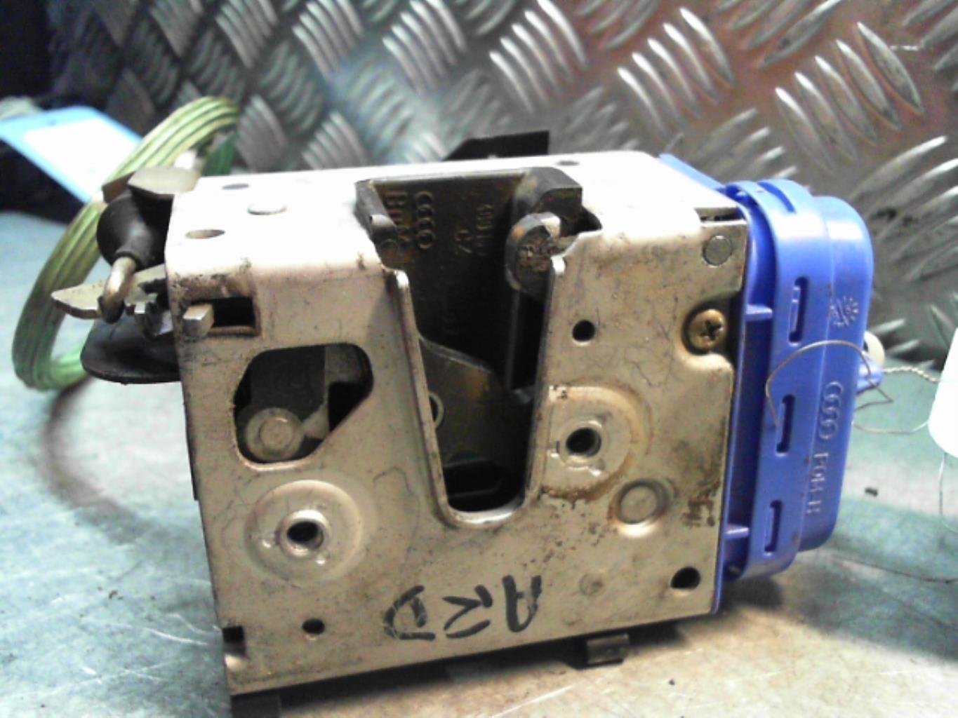 Serrure arriere droit AUDI A3 1 PHASE 1 Diesel - 1