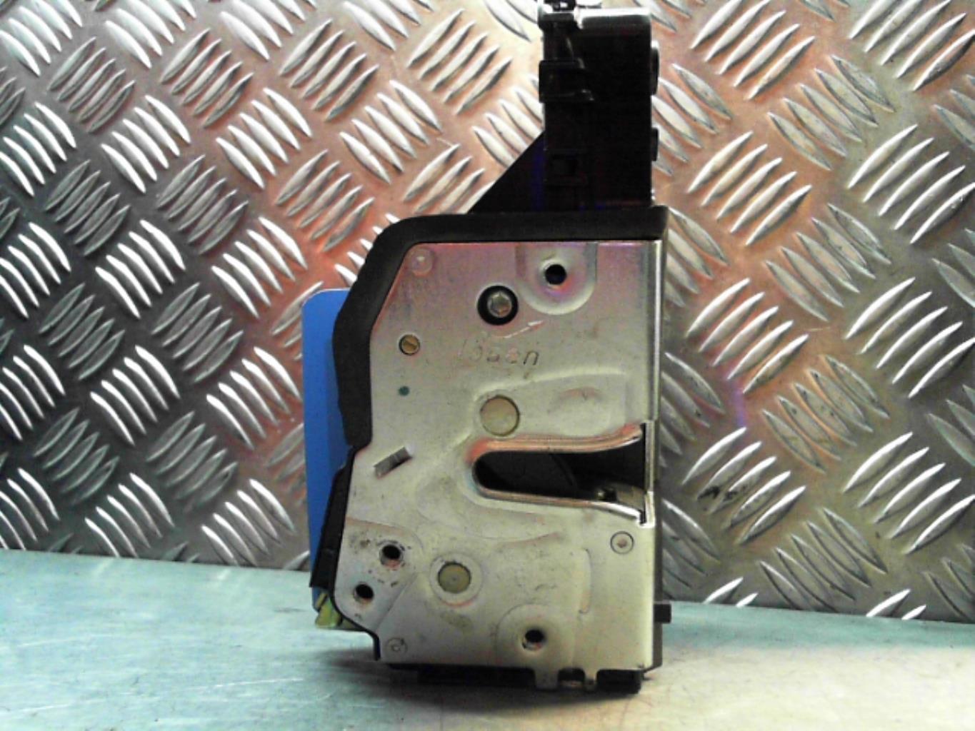 Serrure arriere gauche BMW SERIE 3 E46 PHASE 2 Diesel - 1