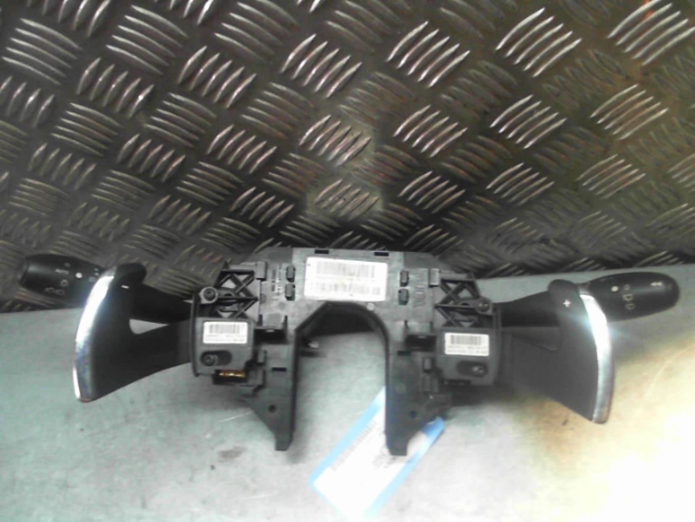 Commodo CITROEN C4 PICASSO 1  - 1