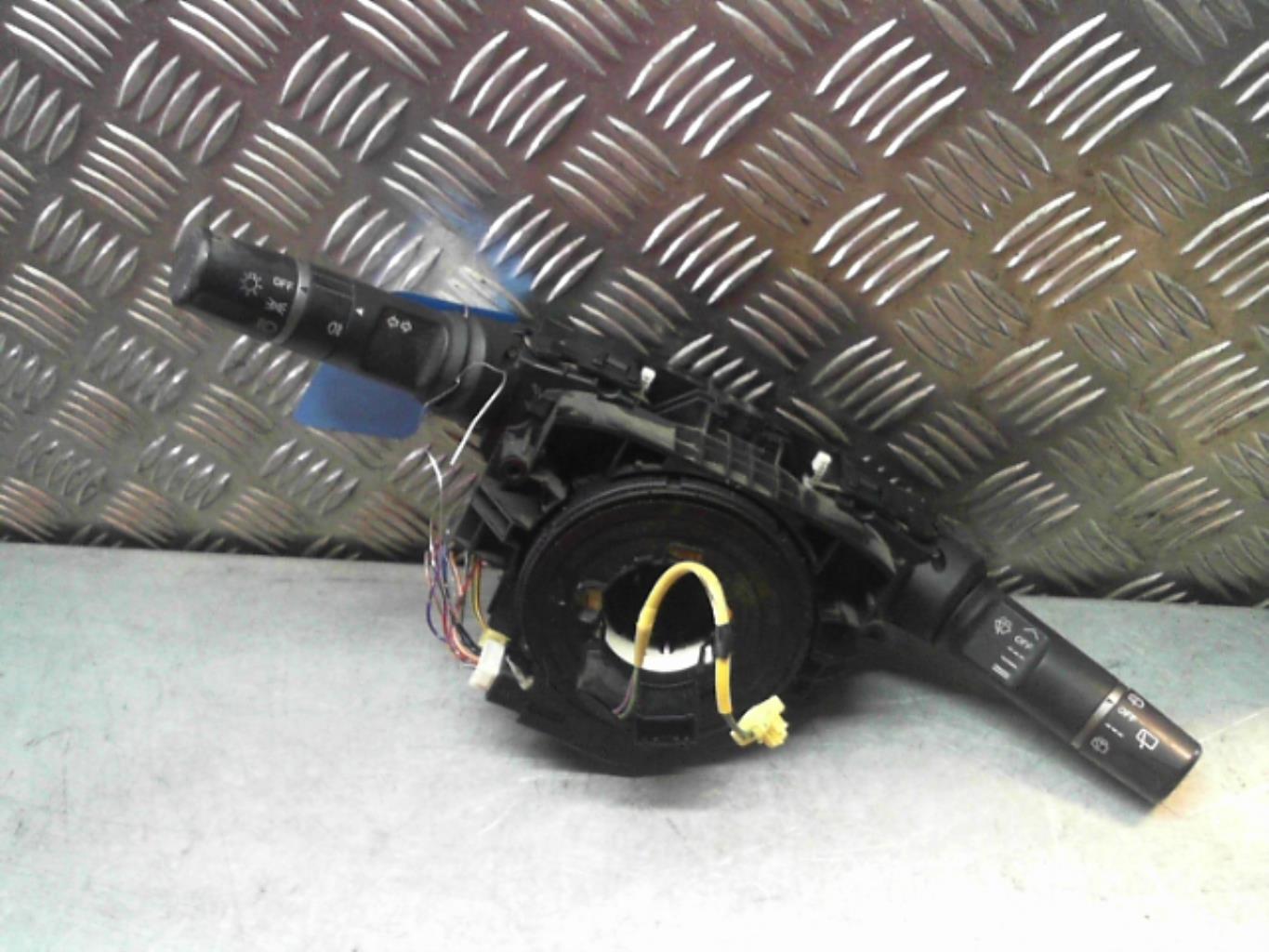 Commodo MAZDA 2 2 PHASE 1 Essence - 1