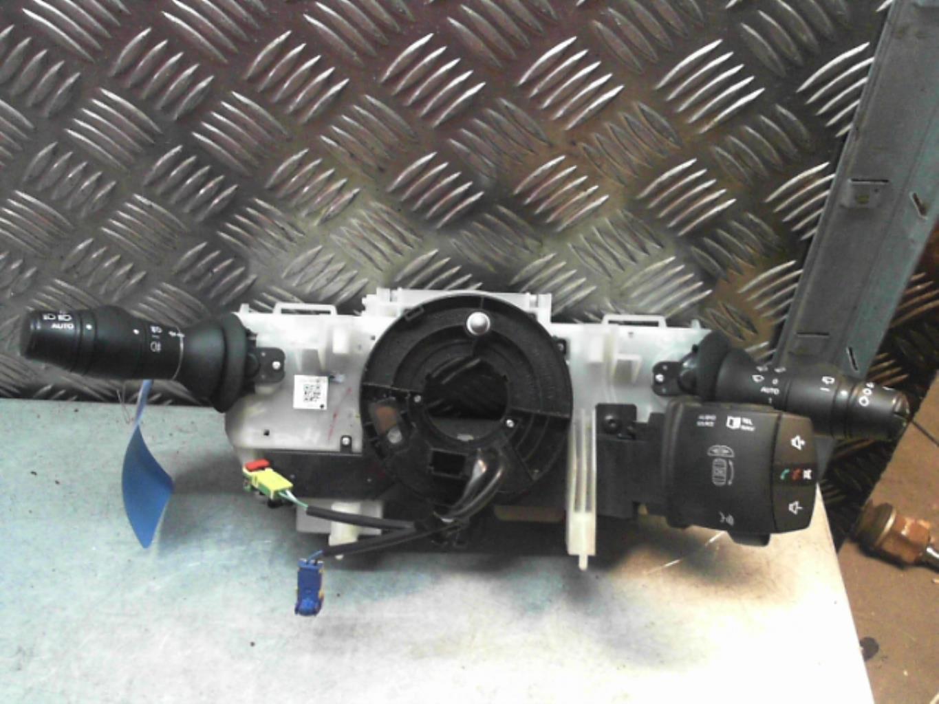 Commodo RENAULT MEGANE 3 PHASE 1 Diesel - 1