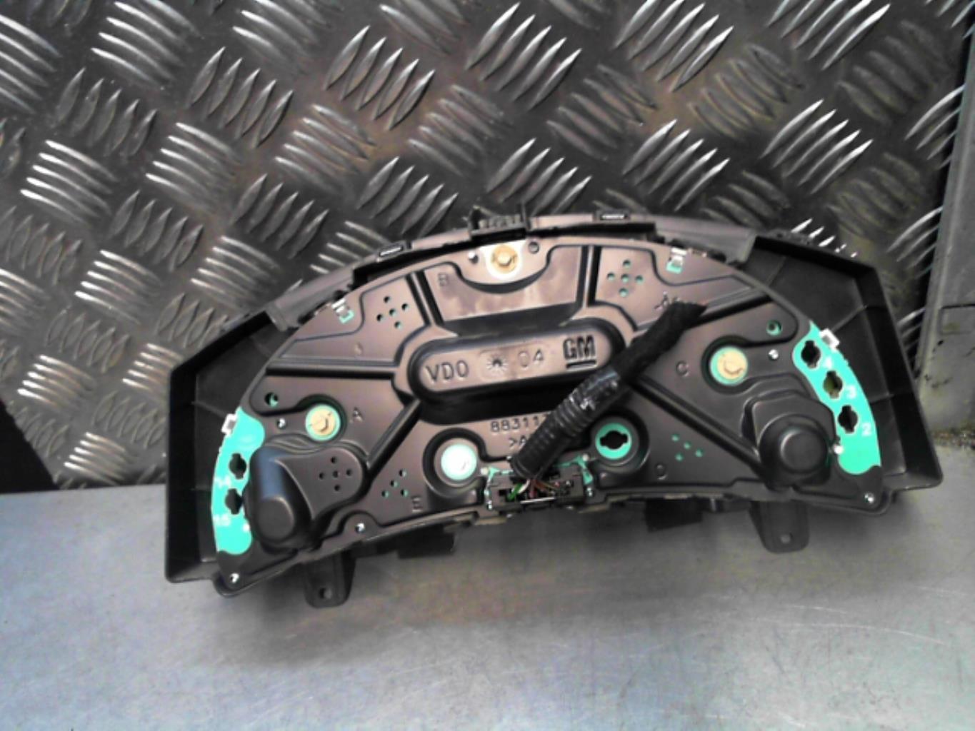 Compteur OPEL MERIVA A PHASE 1 Essence - 1
