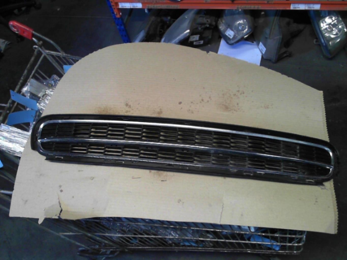 Grille de pare choc MINI MINI 2 R57 CABRIOLET PHASE 1 Essence - 1