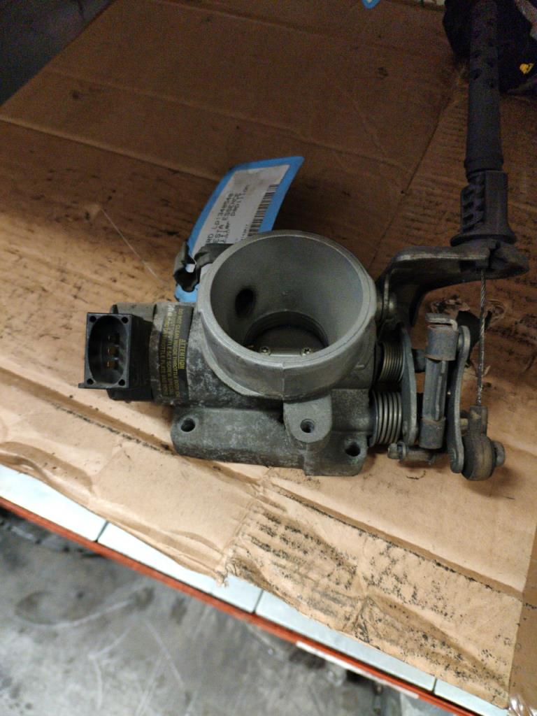 Boitier papillon FORD FIESTA 4 PHASE 1 Essence - 1