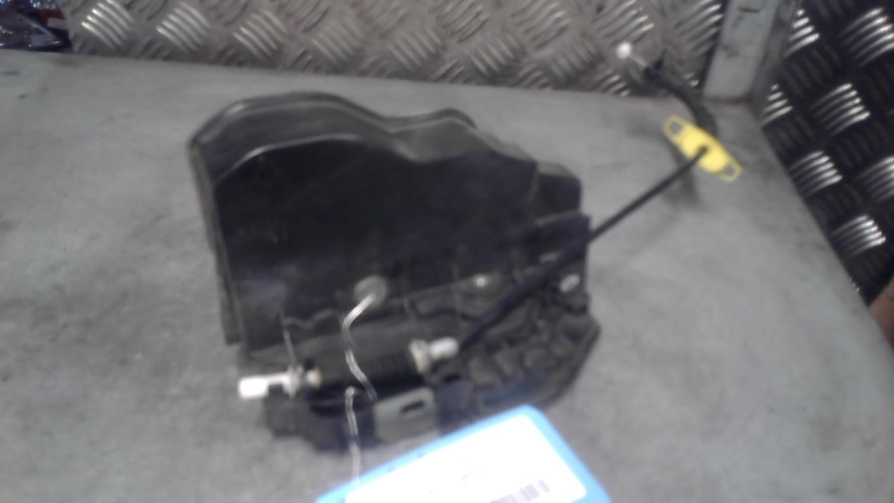 Serrure avant gauche BMW X3 E83 PHASE 1 Diesel - 1