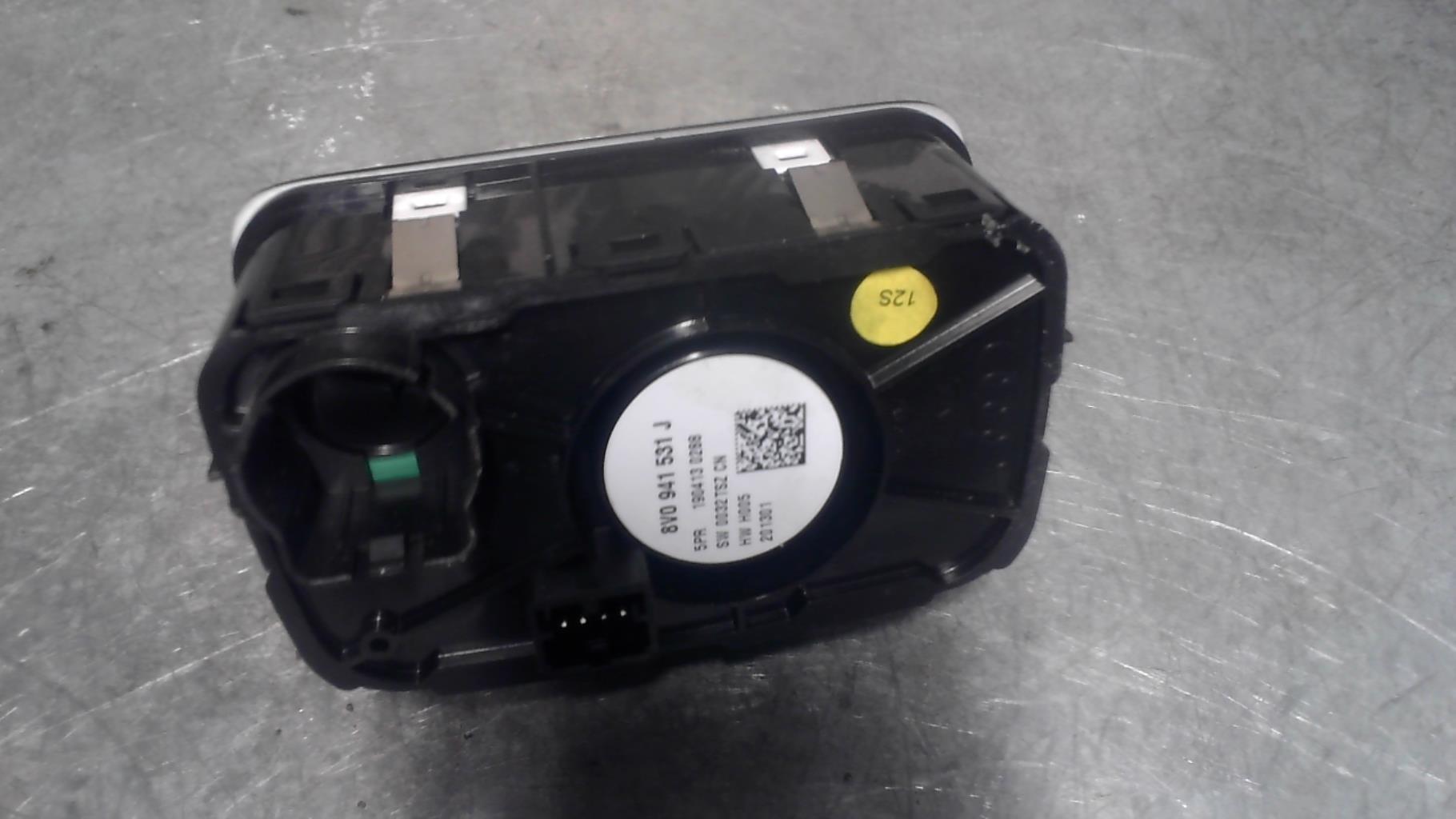 Commande de phare AUDI A3 3 PHASE 1 Diesel - 1
