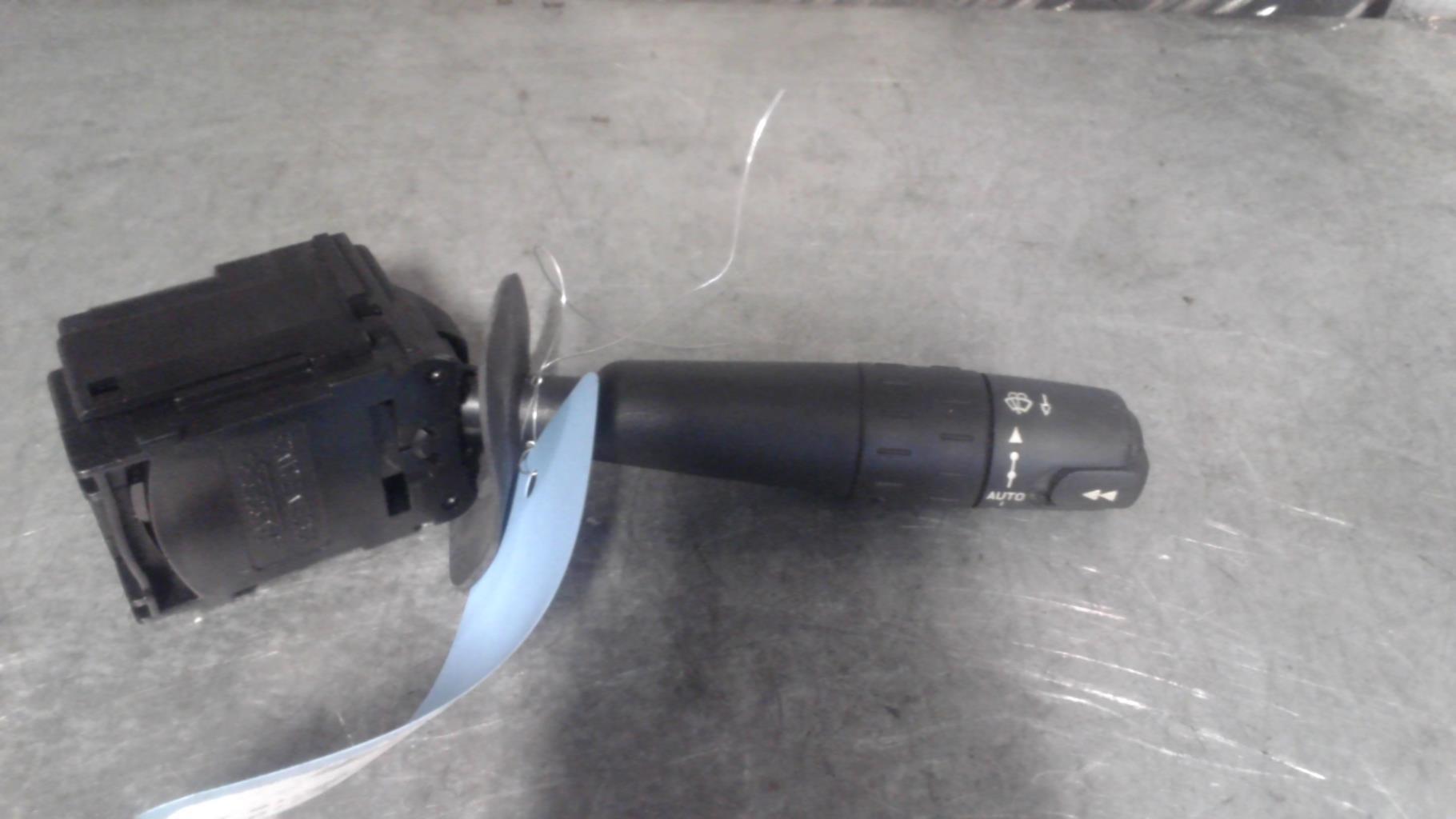Commodo d'essuie glaces PEUGEOT 607 Diesel - 1