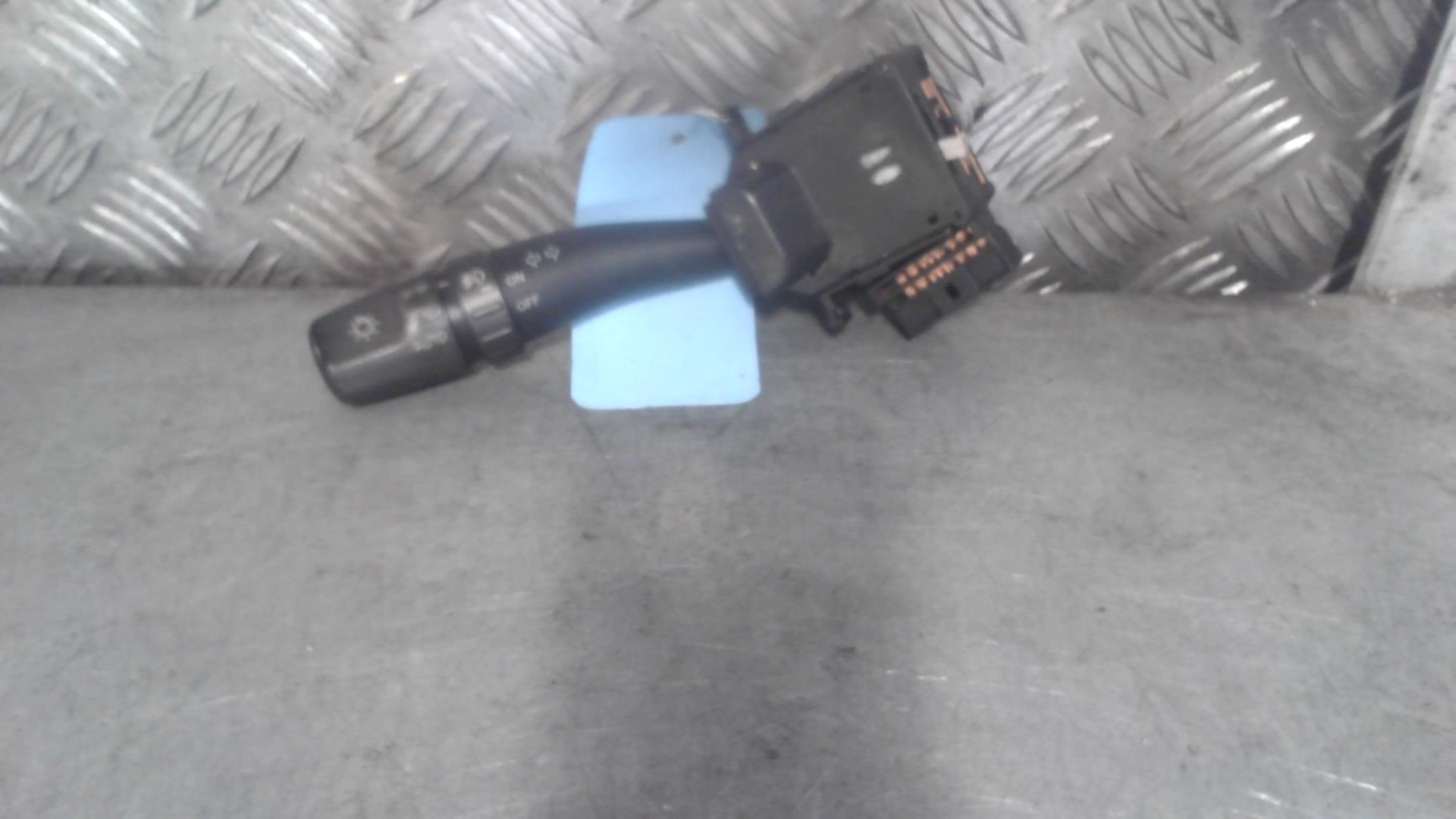 Commodo phare HYUNDAI TRAJET Essence - 1