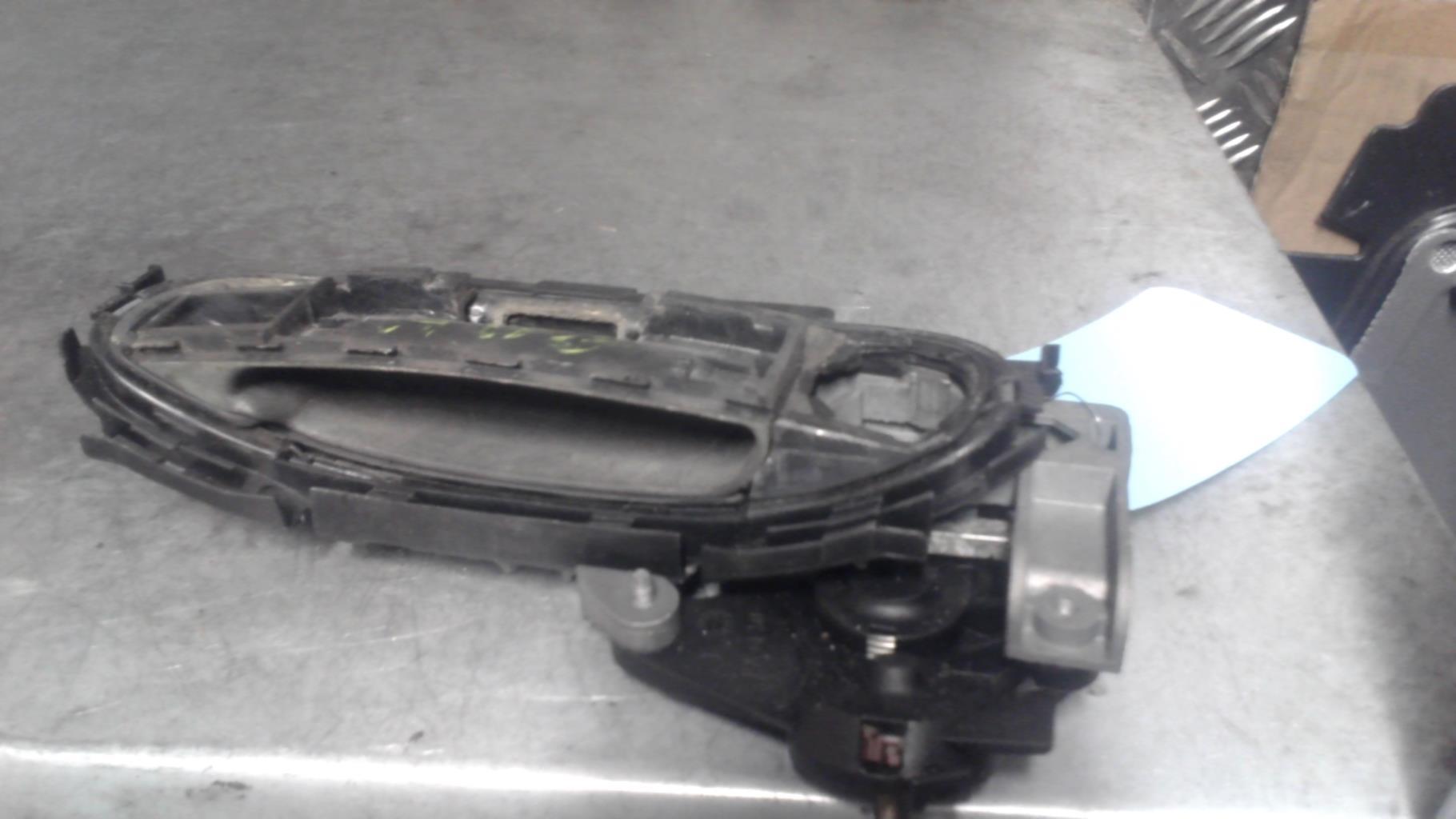 Poignee porte avant gauche AUDI A3 2 PHASE 2  - 1