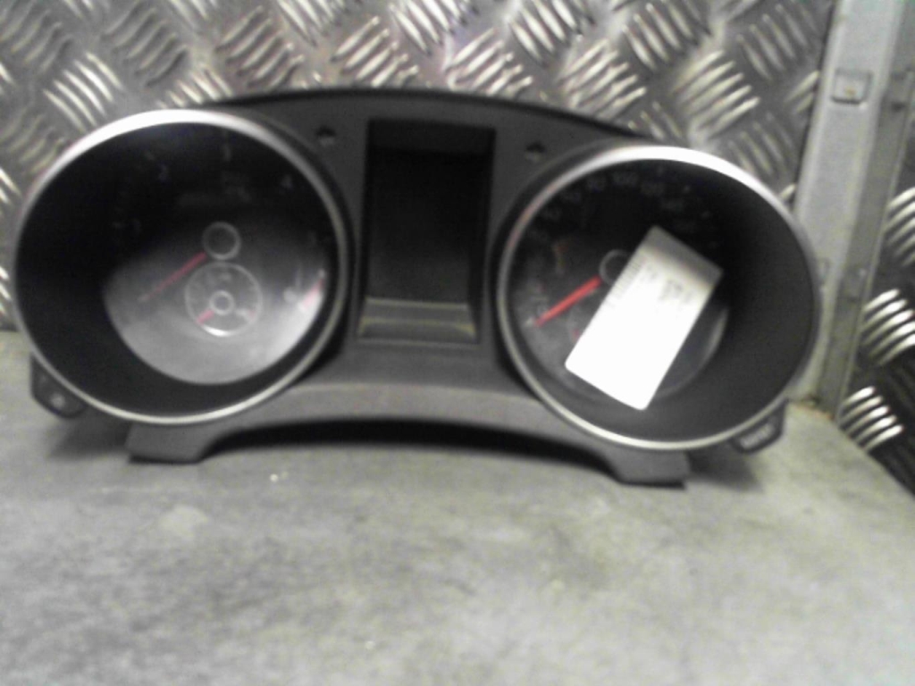 Compteur VOLKSWAGEN GOLF 6 Diesel - 1
