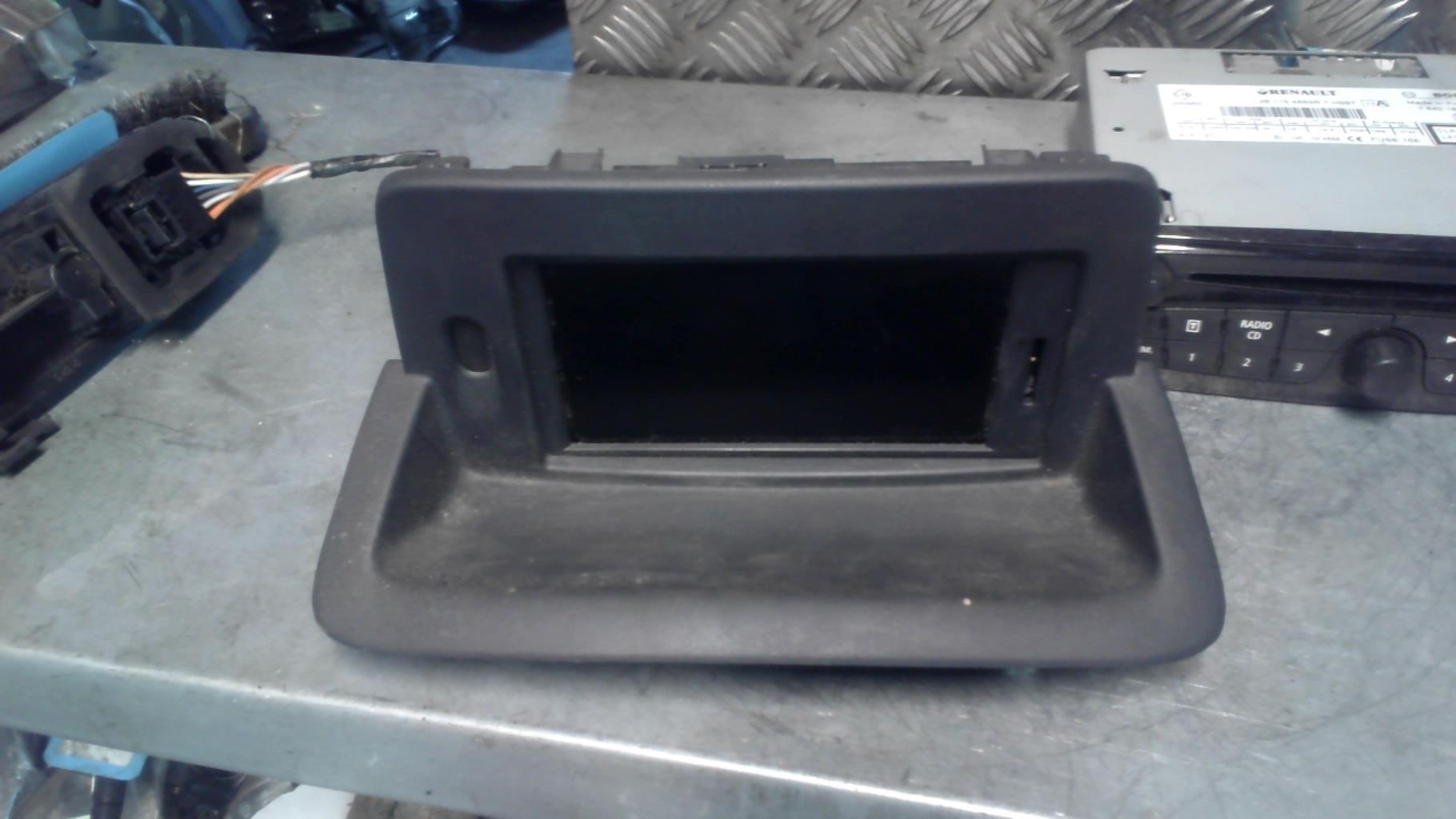 Autoradio RENAULT CLIO 3 PHASE 2 BREAK Diesel - 1