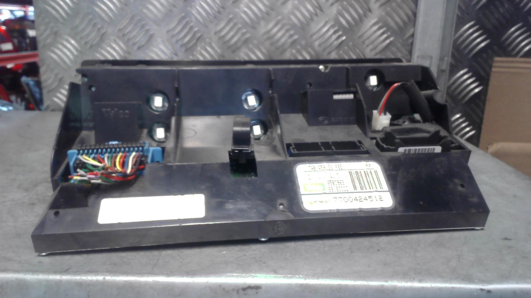 Commande chauffage RENAULT SAFRANE PHASE 2  - 1
