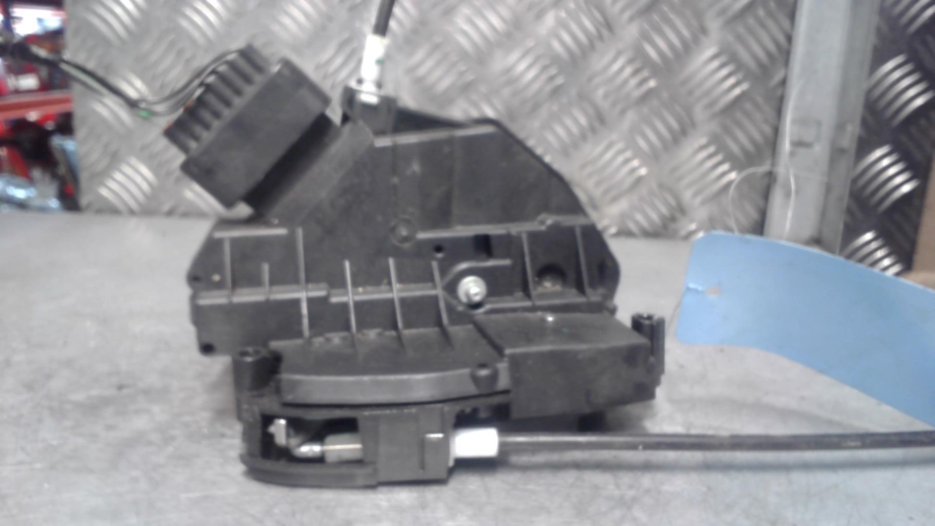 Serrure arriere gauche FORD FOCUS 3 PHASE 1 BREAK Diesel - 1