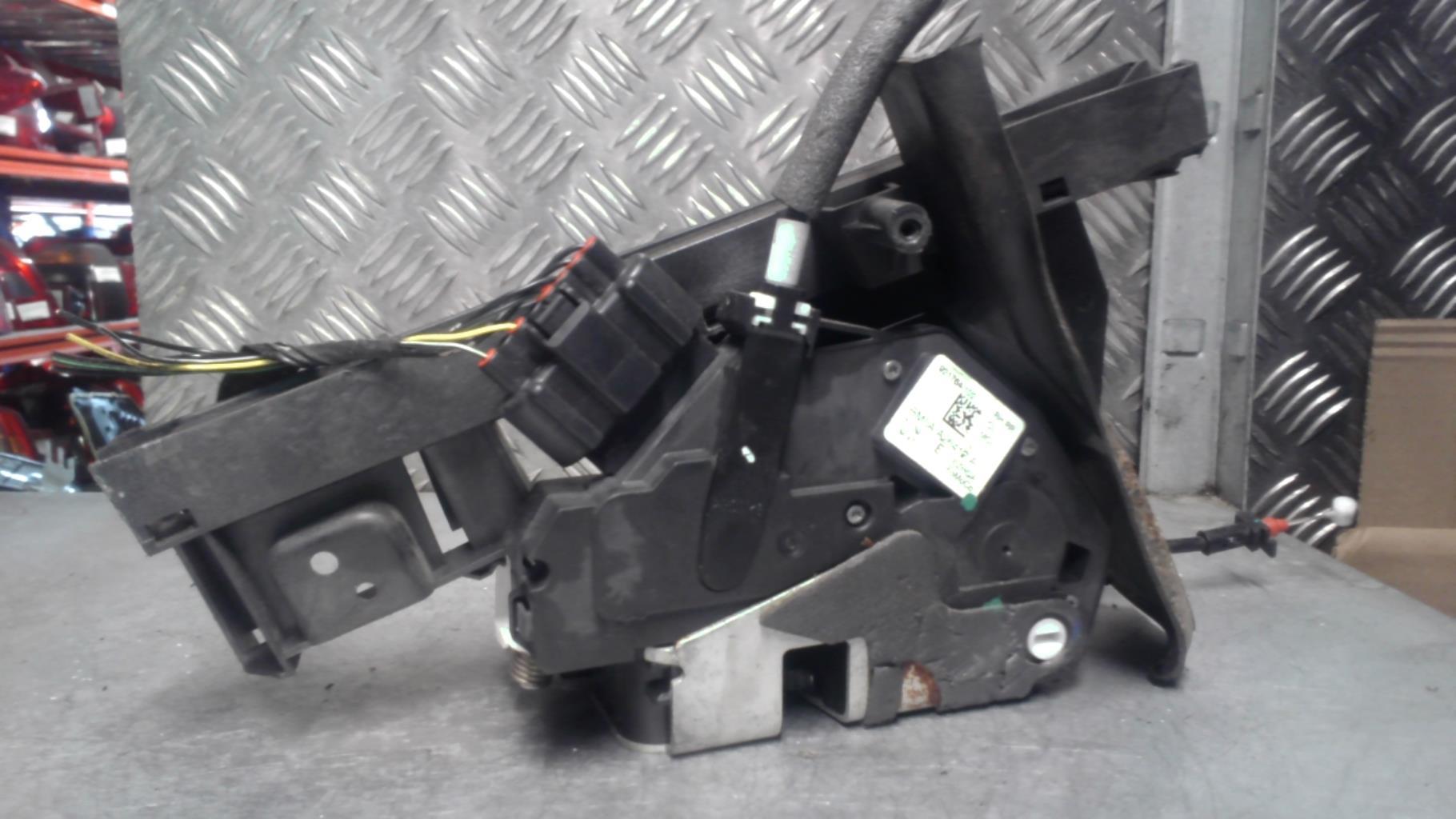 Serrure avant droit FORD FOCUS 3 PHASE 1 BREAK Diesel - 1