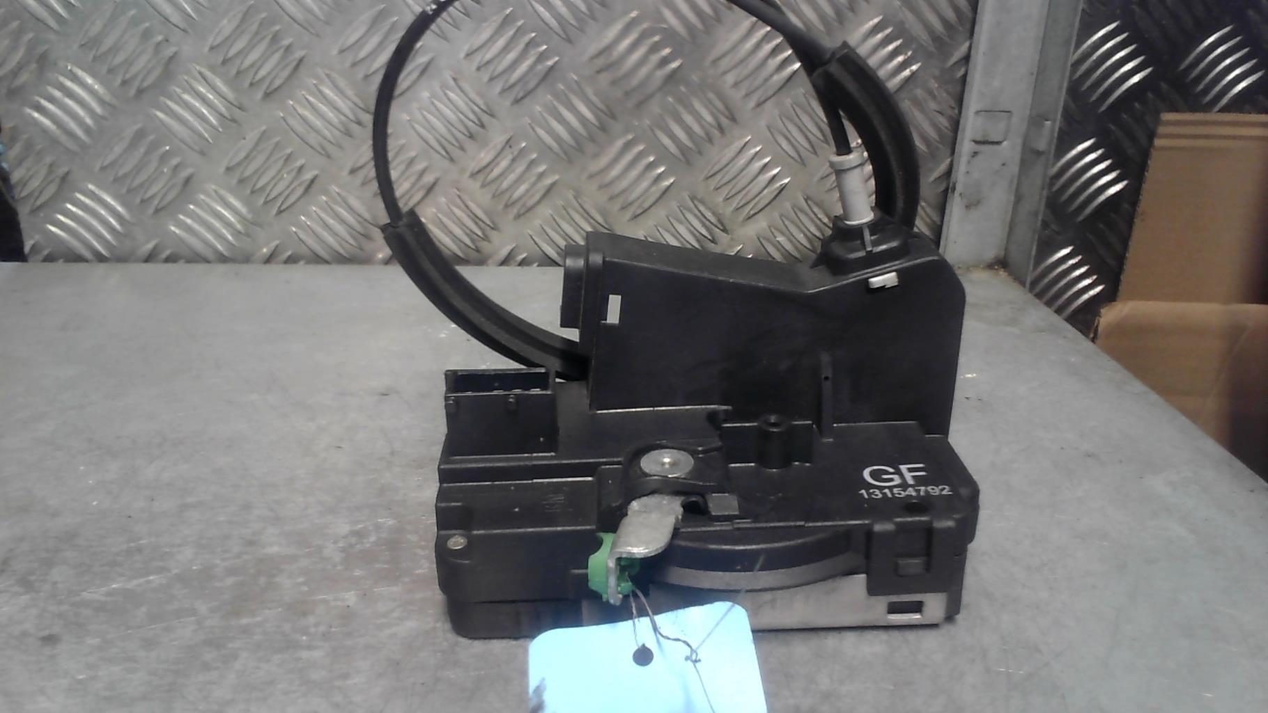 Serrure avant droit OPEL CORSA C PHASE 2 Essence - 1