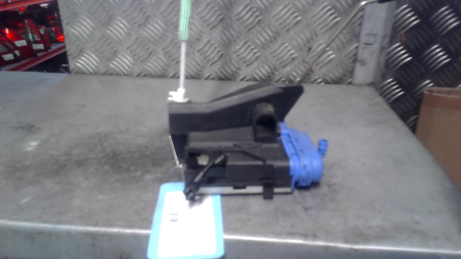 Serrure arriere gauche AUDI A3 1 PHASE 2 Essence - 1