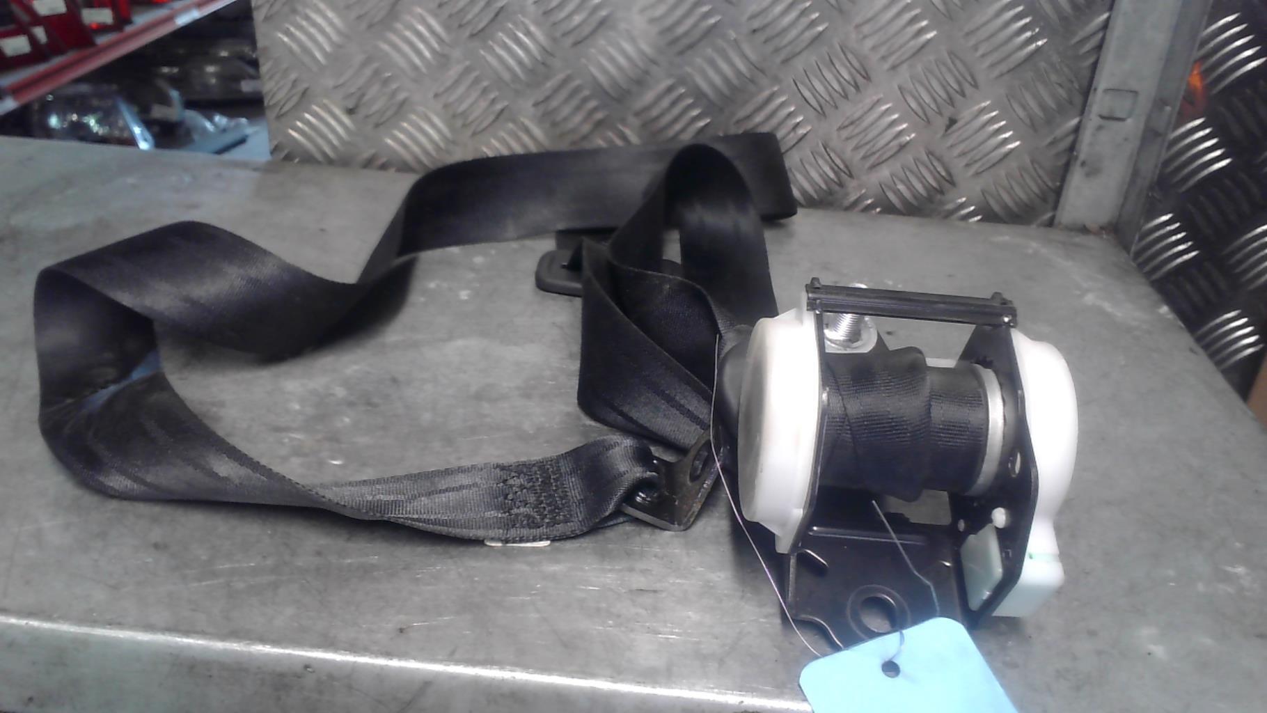 Ceinture arriere droit MAZDA 2 2 PHASE 1 Essence - 1