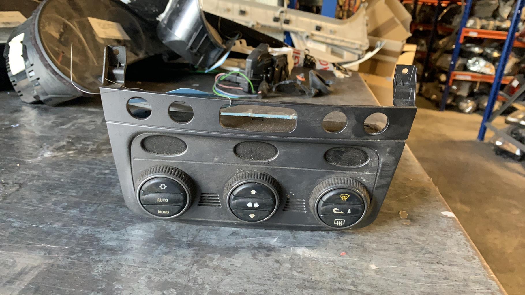 Commande chauffage ALFA ROMEO GT COUPE Diesel - 1