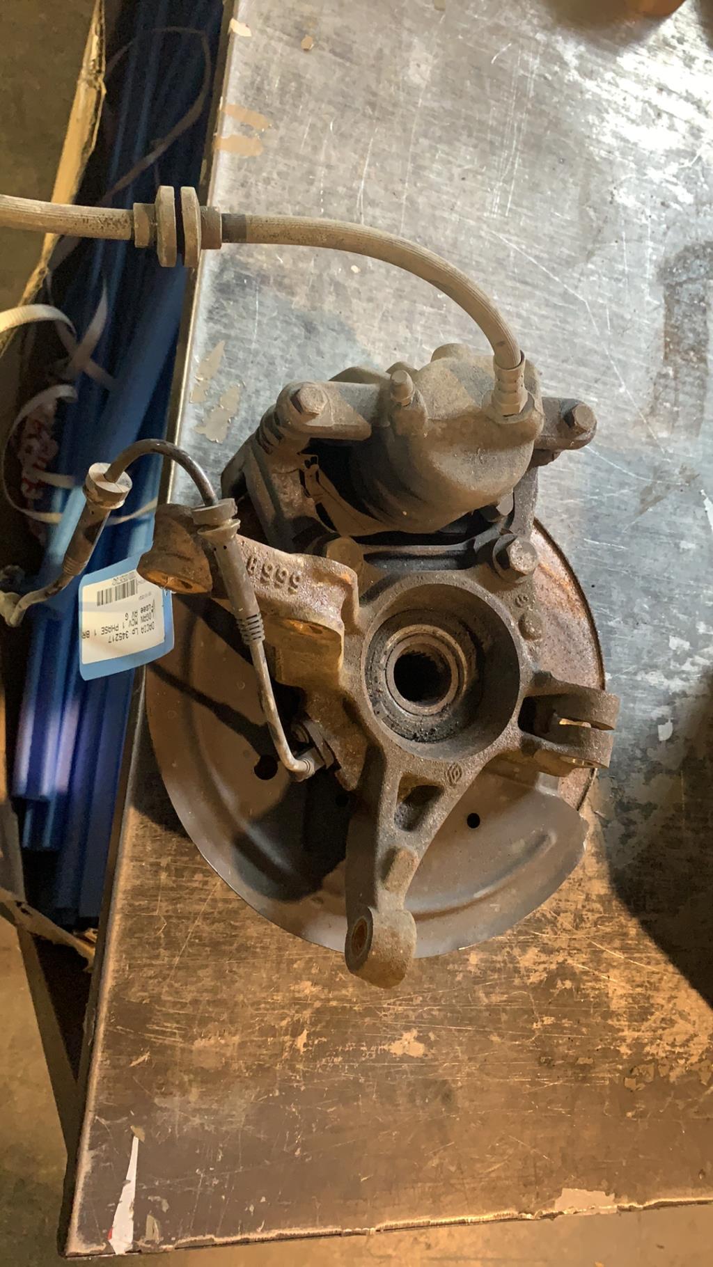 Fusee avant gauche DACIA LOGAN MCV 1 PHASE 1 BREAK Diesel - 1