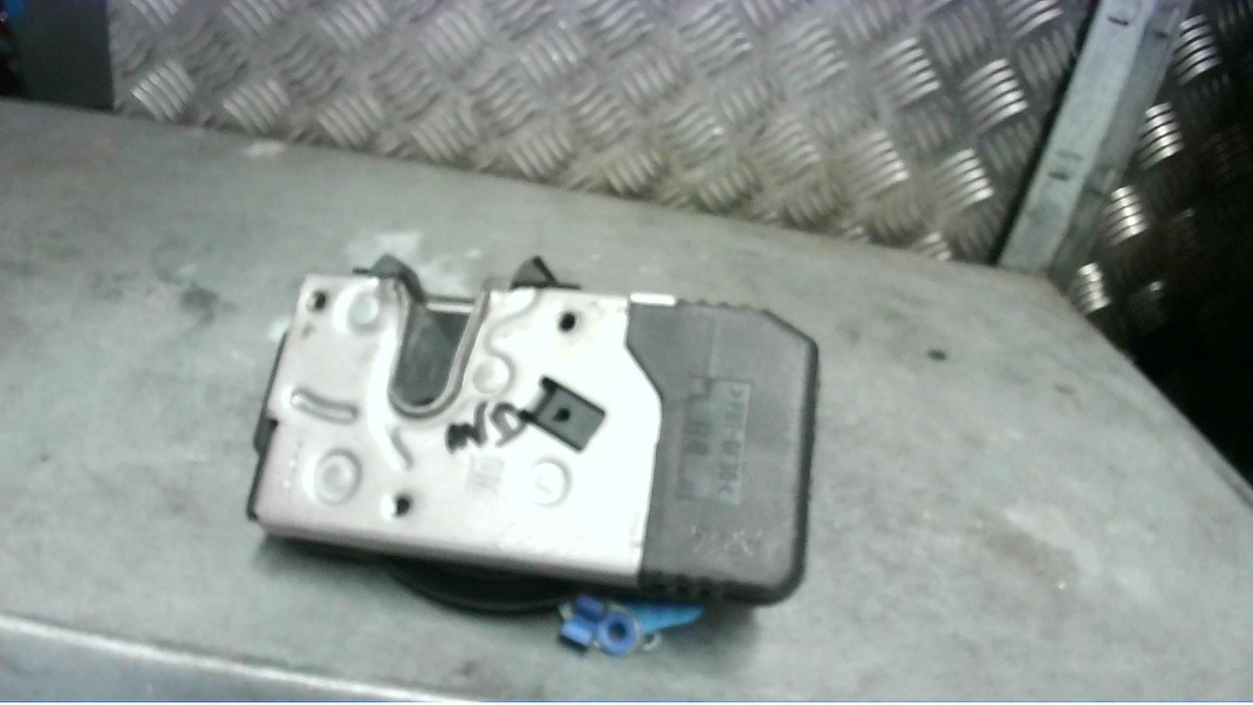 Serrure avant droit RENAULT TRAFIC 2 PHASE 1  - 1