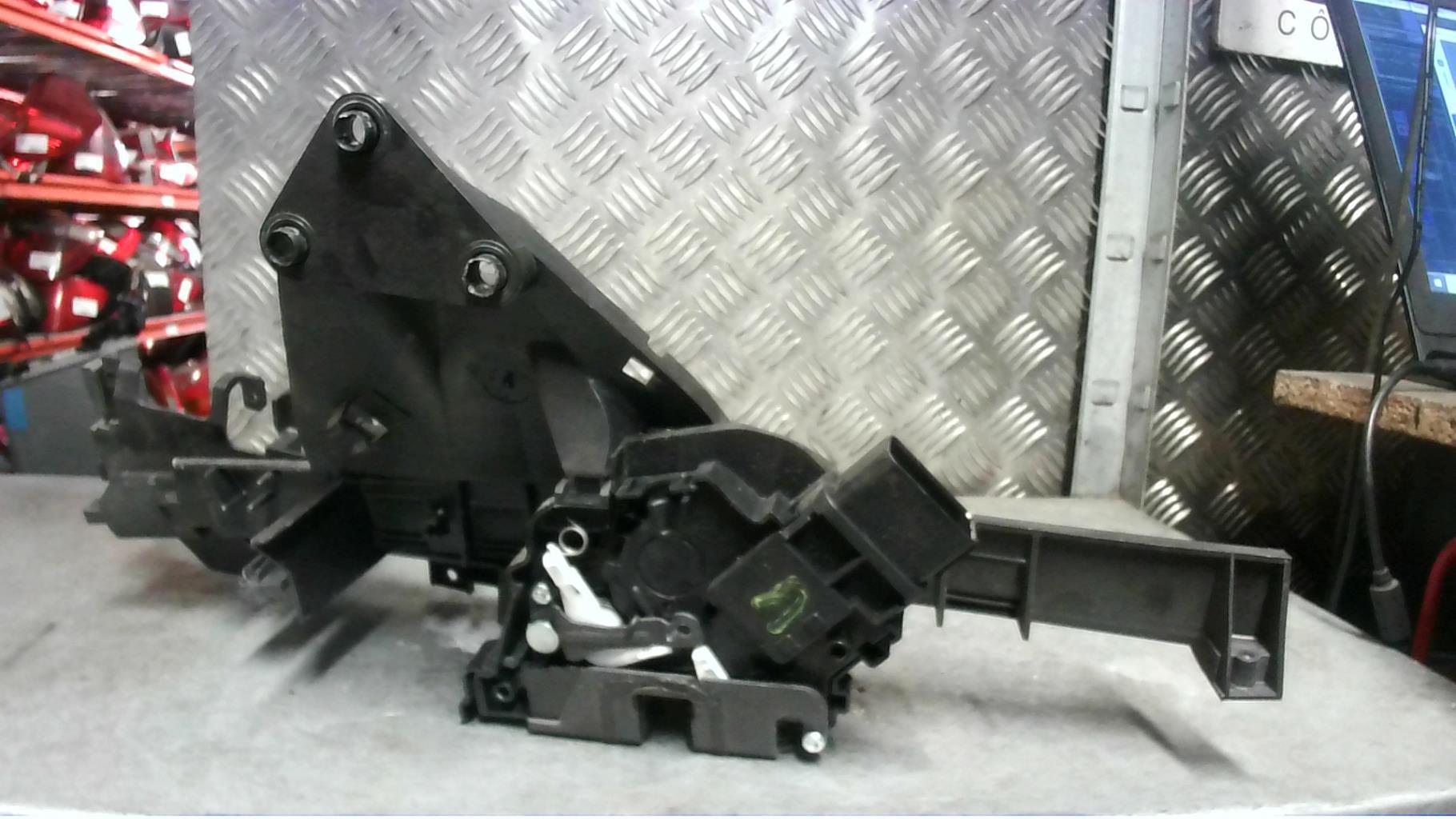 Serrure avant gauche FORD C-MAX 1 PHASE 2  - 1