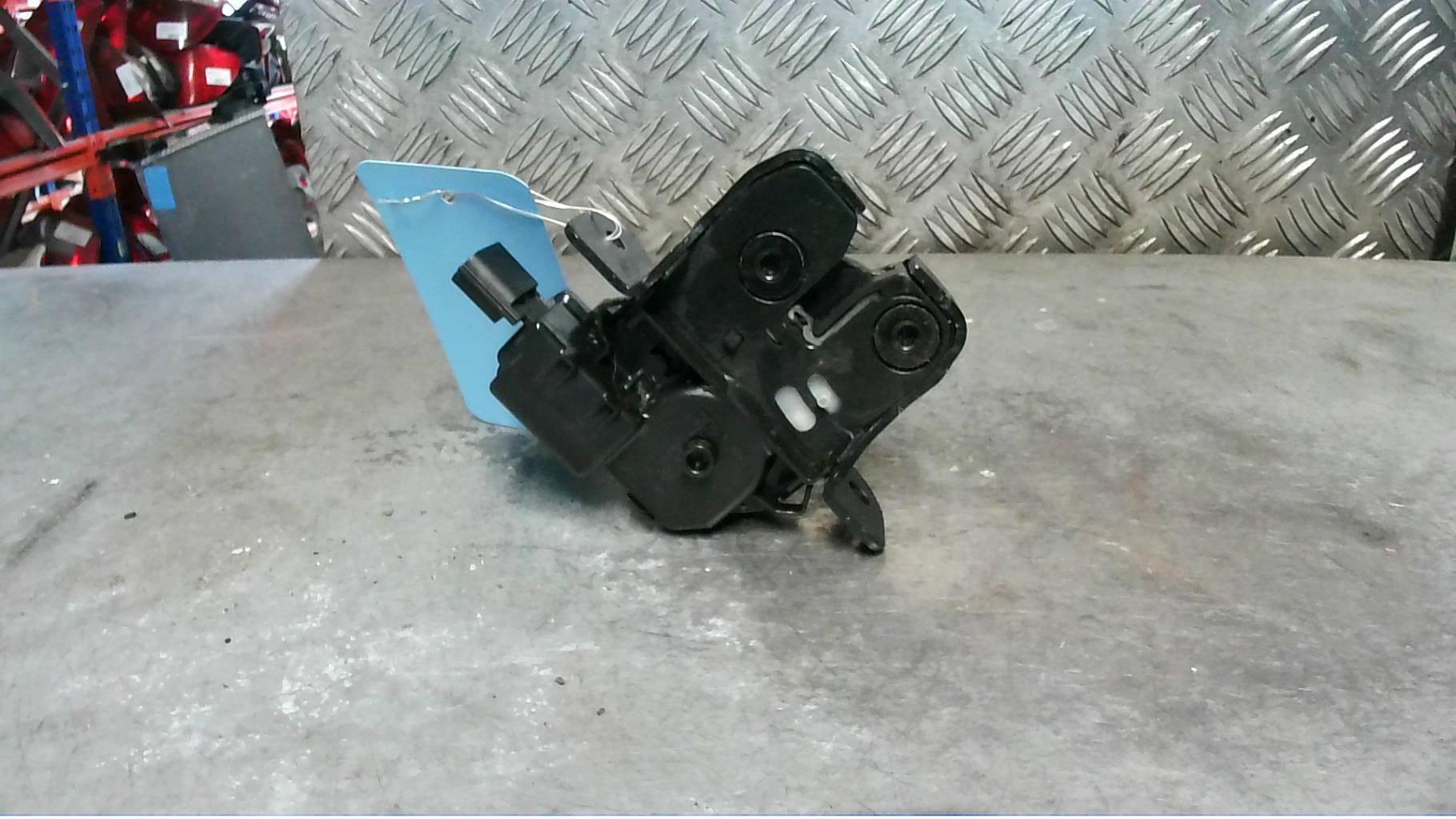 Serrure de coffre RENAULT CLIO 4  - 1