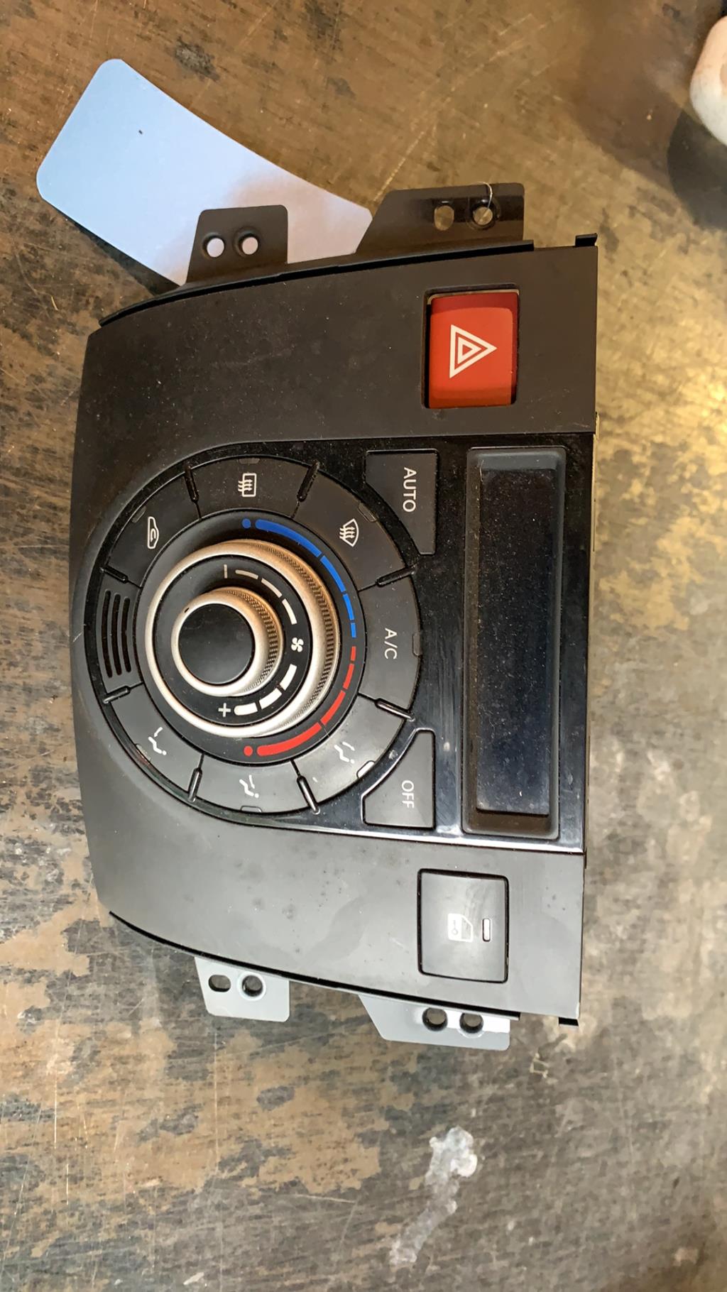 Commande chauffage KIA VENGA PHASE 1 Diesel - 1