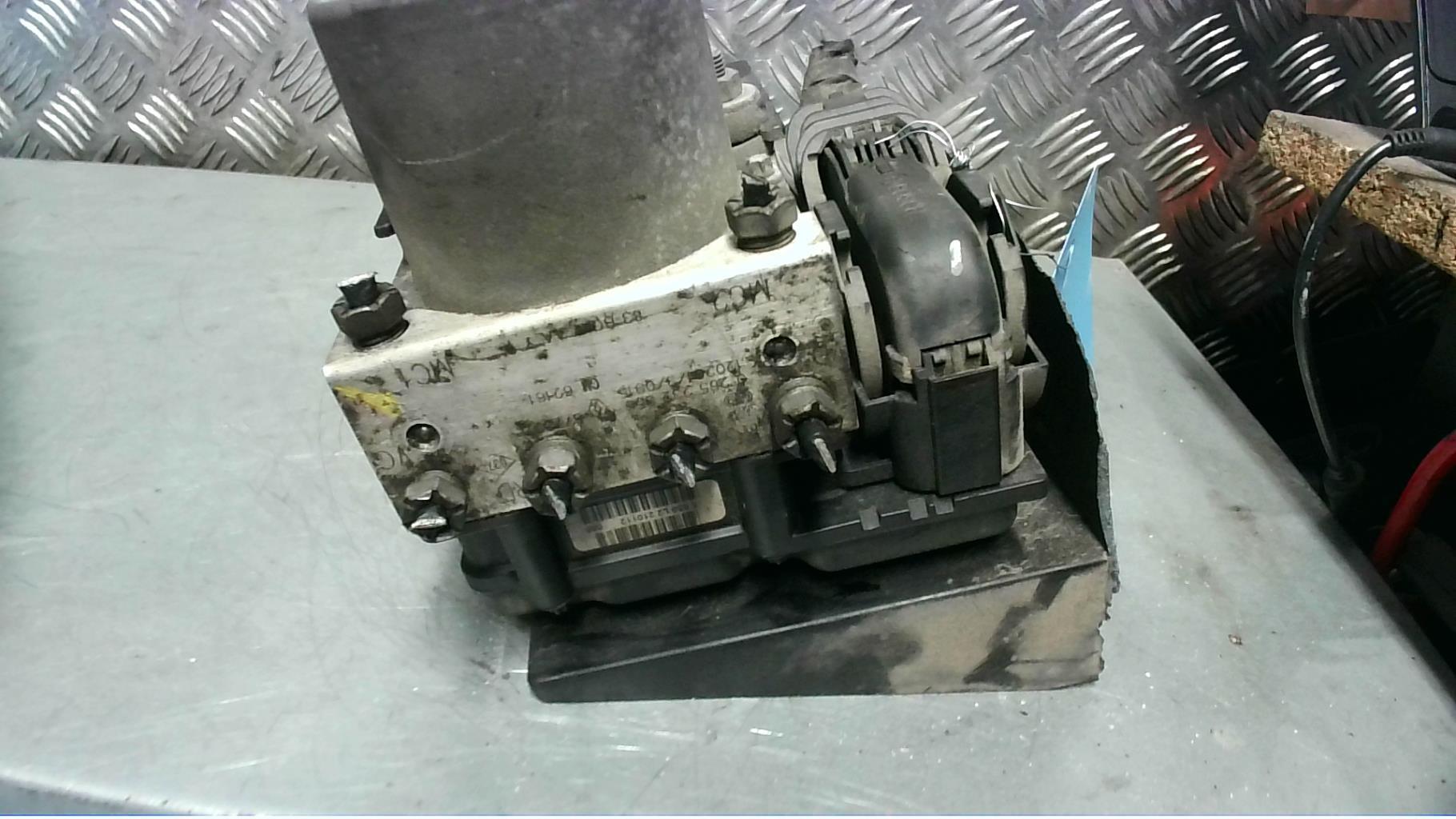 Bloc ABS (freins anti-blocage) RENAULT TRAFIC 2 PHASE 2  - 1