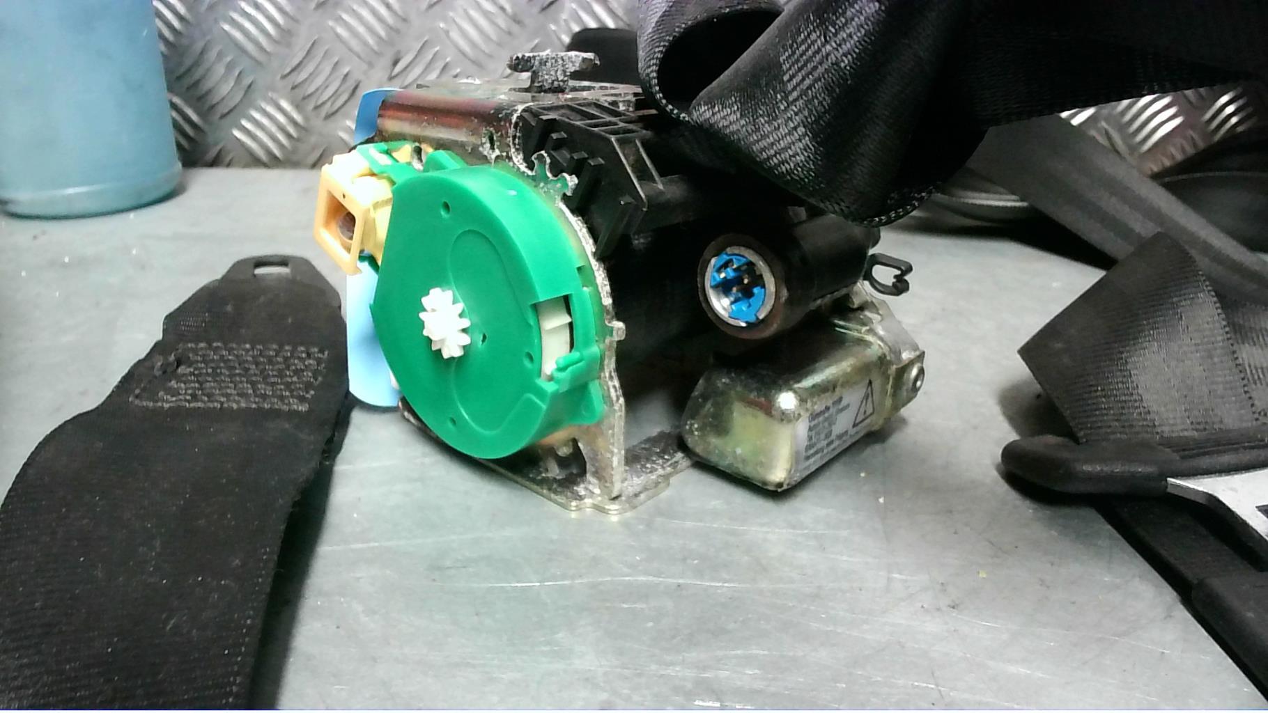 Ceinture avant droit AUDI A4 1 PHASE 2 Essence - 1