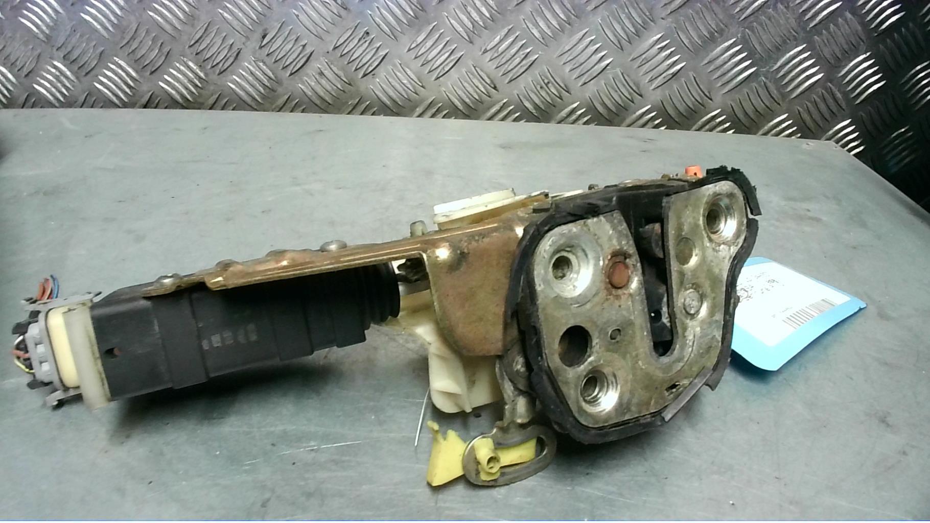 Serrure avant droit OPEL COMBO B  - 1