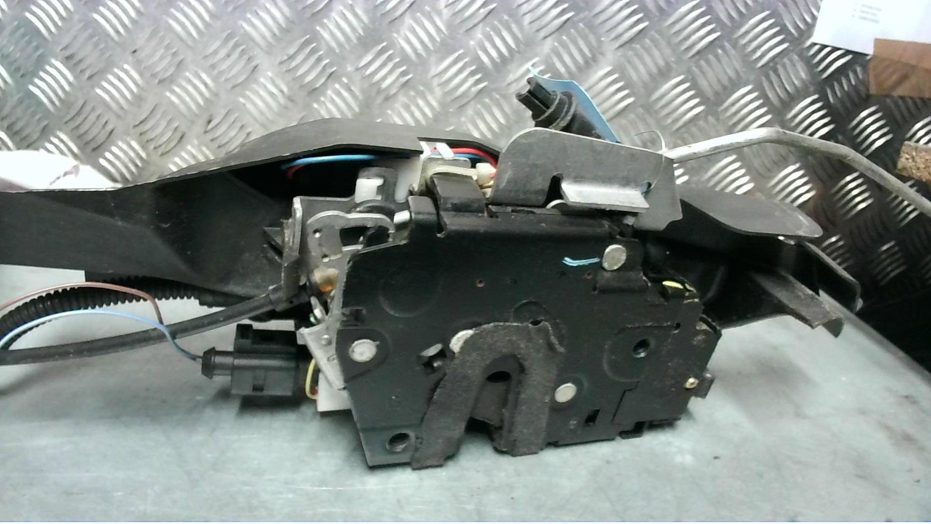 Serrure avant gauche AUDI A8 1 Essence - 1