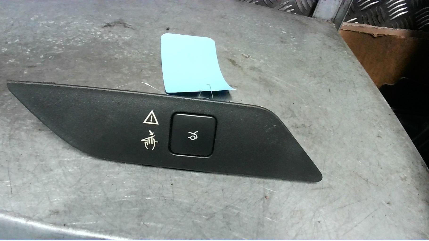 Bouton de coffre CITROEN C4 SPACETOURER Diesel - 1