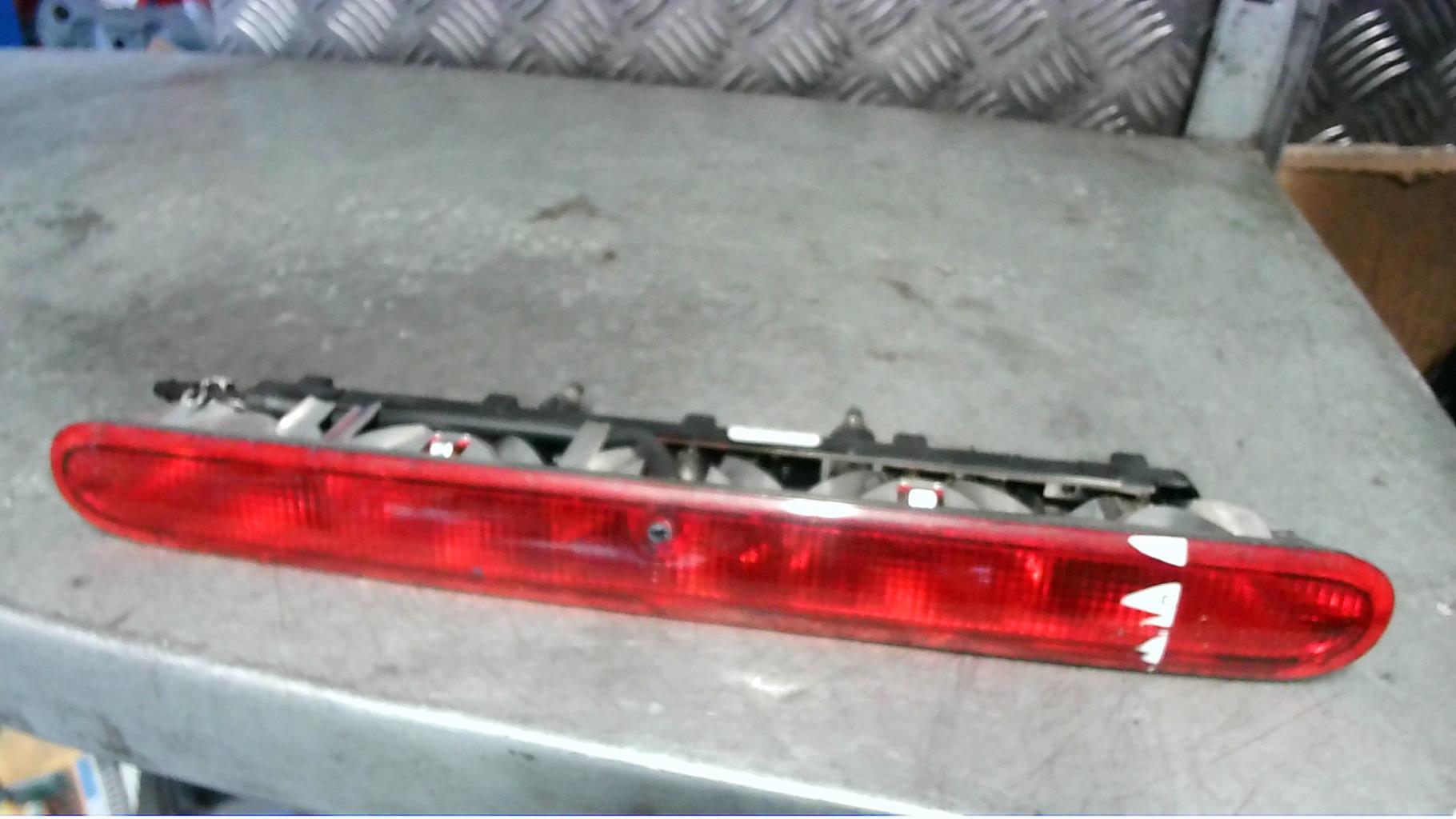 Feu arriere stop central PEUGEOT 206+ Diesel - 1