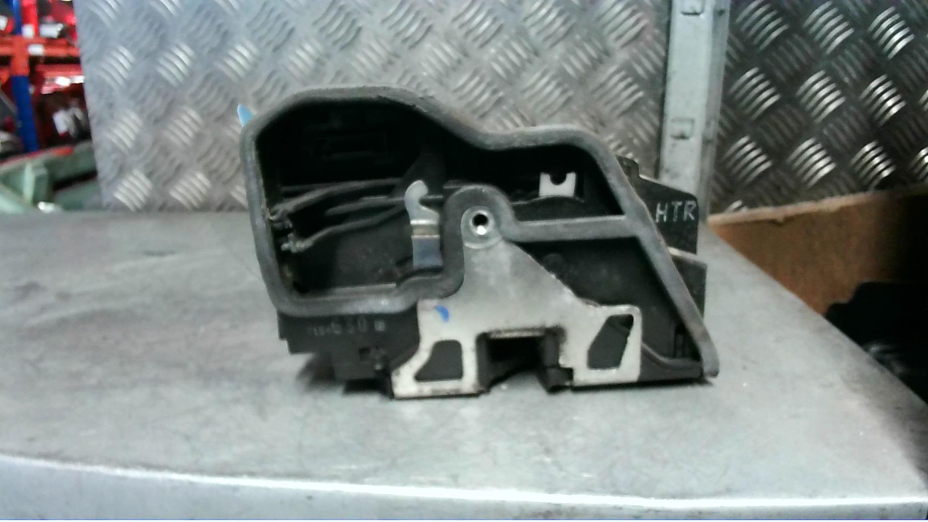 Serrure arriere droit BMW X3 E83 PHASE 1 Diesel - 1