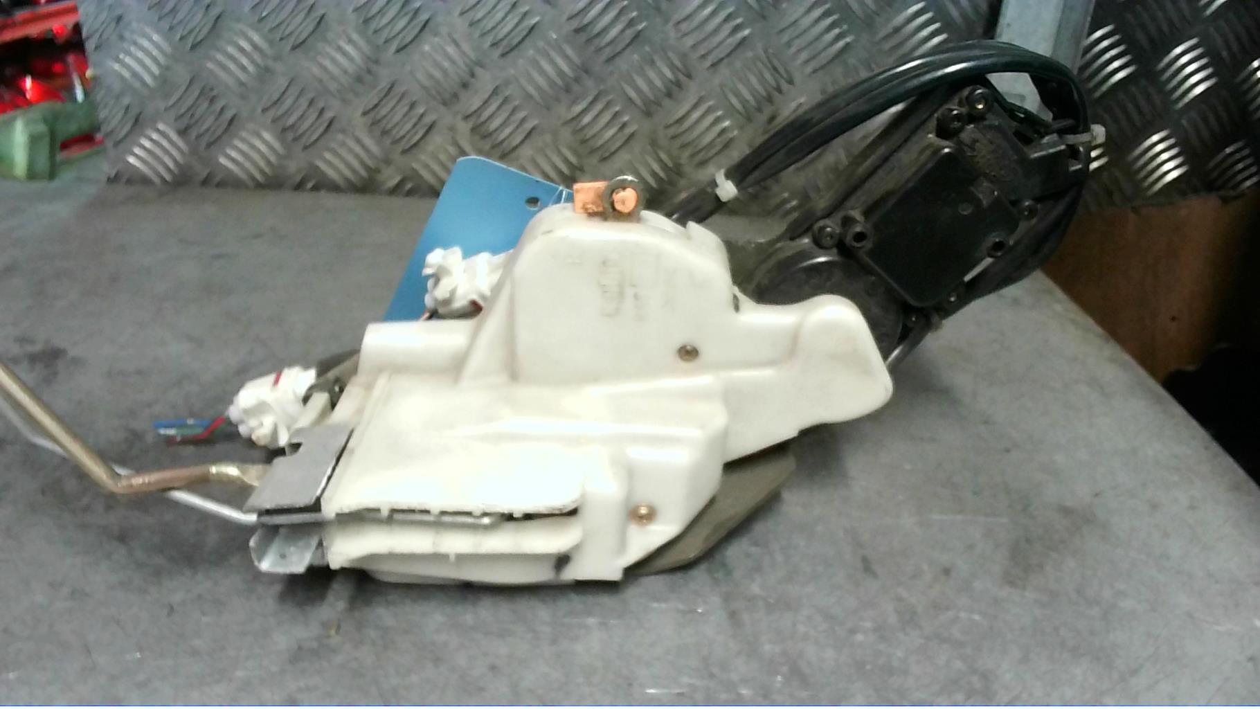 Serrure avant droit OPEL AGILA A  - 1