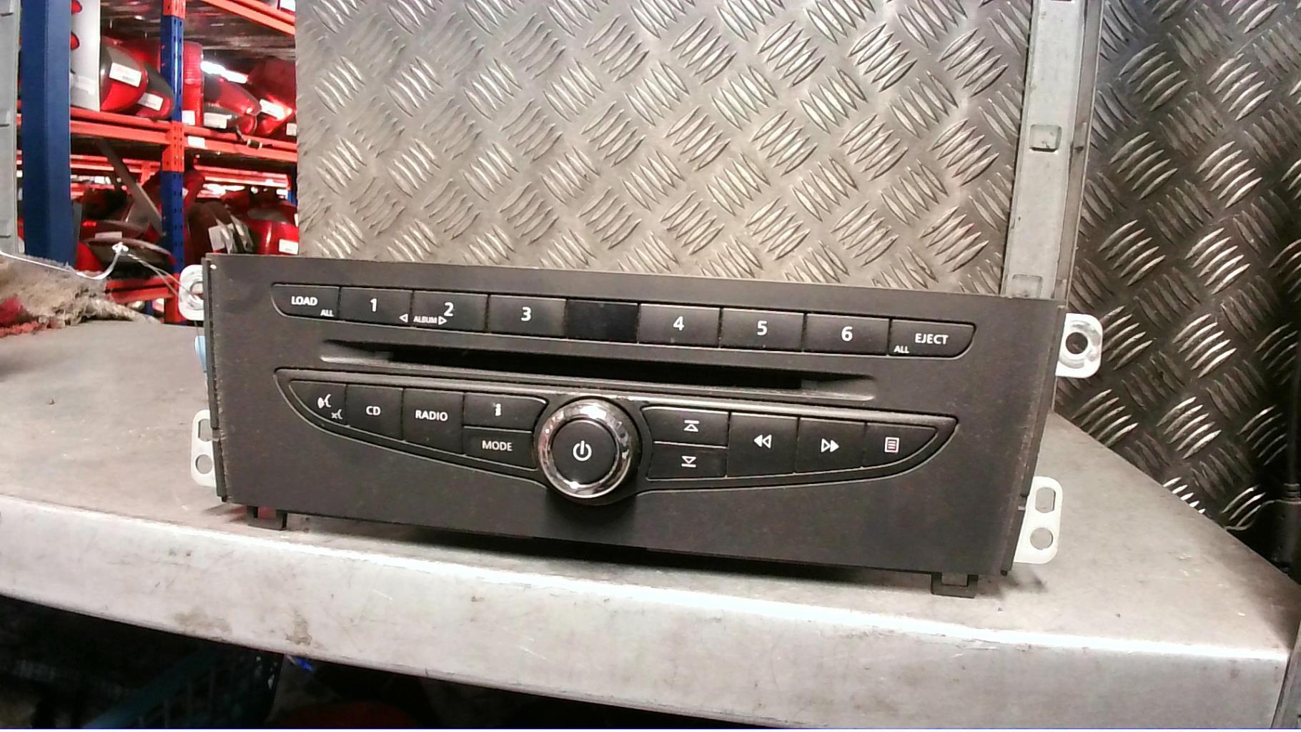 Autoradio d'origine RENAULT LATITUDE Diesel - 1