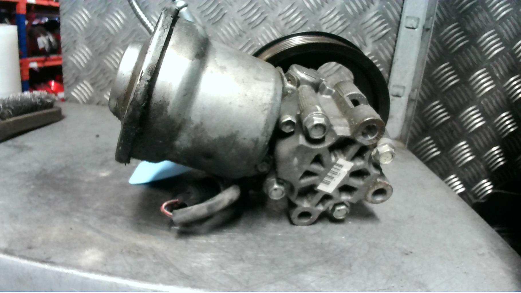 Pompe de direction TOYOTA COROLLA VERSO 2 PHASE 1 Diesel - 1
