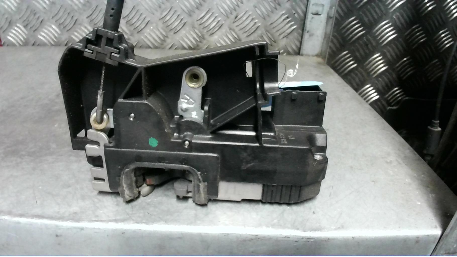 Serrure avant droit RENAULT TRAFIC 2 PHASE 1  - 1