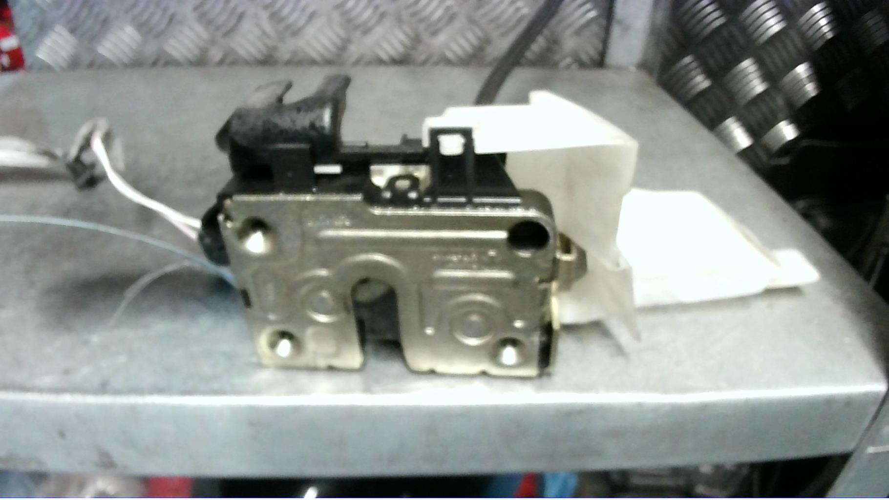 Serrure avant gauche RENAULT CLIO 1 PHASE 3  - 1