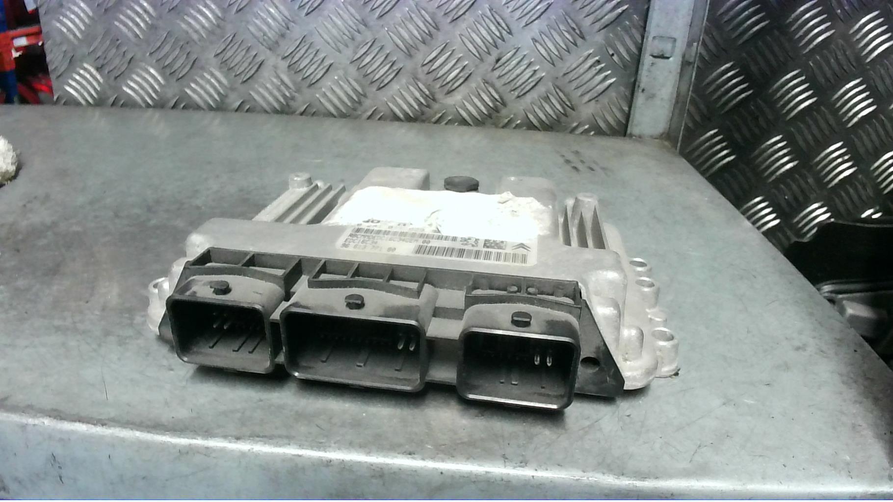 Calculateur CITROEN C4 1 PHASE 1 Diesel - 1