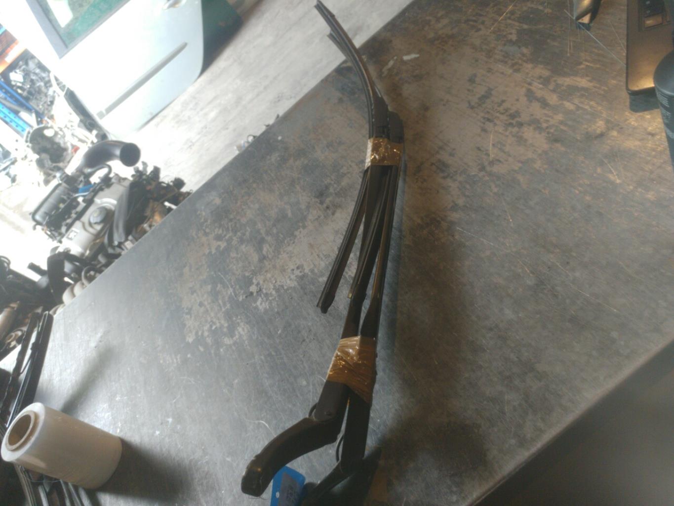 Bras essuie glace avant FORD C-MAX 1 PHASE 2  - 1
