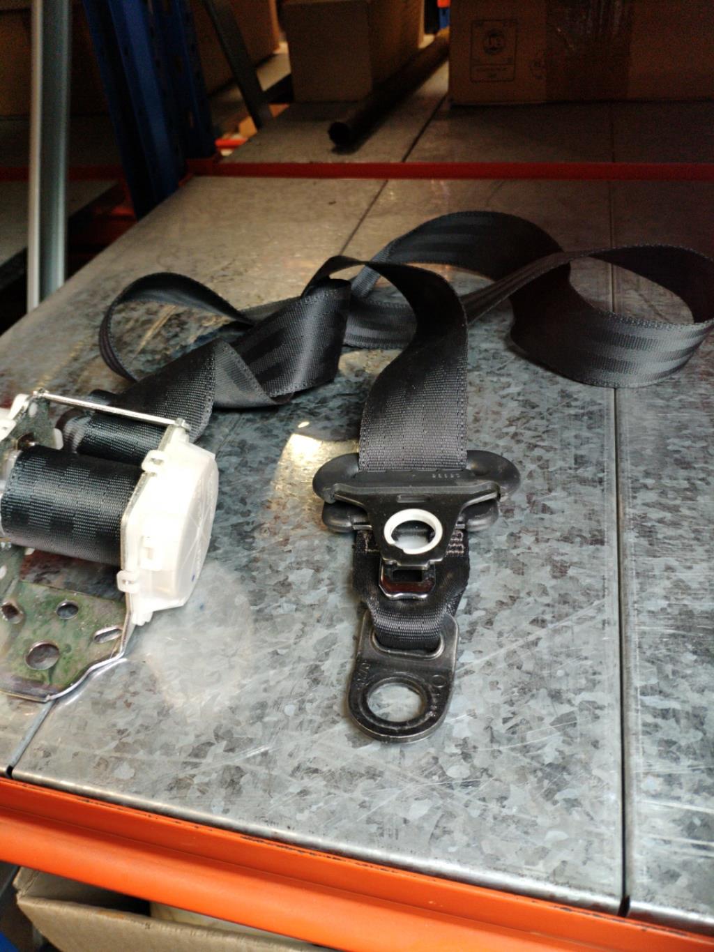 Ceinture arriere gauche CITROEN C1 2 Essence - 1