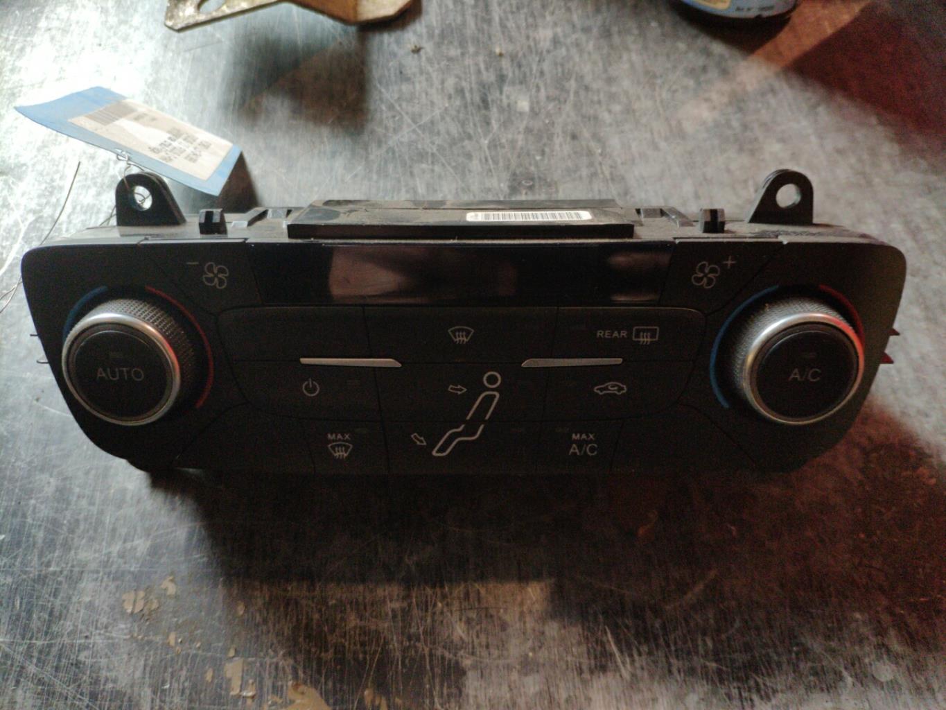 Commande chauffage FORD FOCUS 3 PHASE 2 Essence - 1