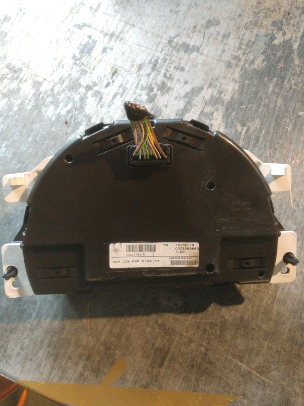 Compteur RENAULT TWINGO 3 PHASE 1 Essence - 1