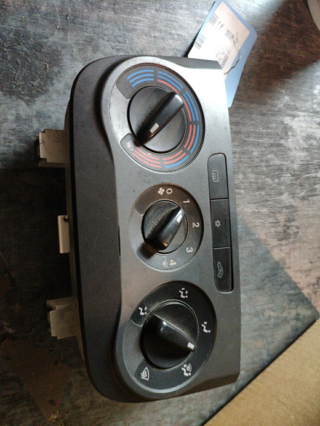 Commande chauffage FIAT GRANDE PUNTO  - 1