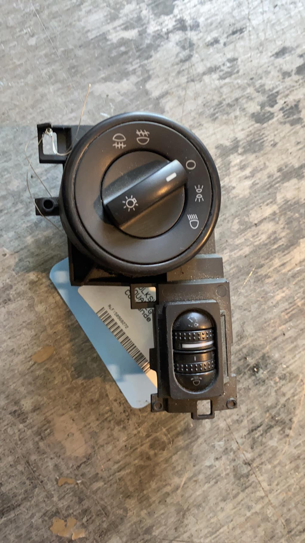 Commande de phare VOLKSWAGEN TOUAREG 1 Essence - 1