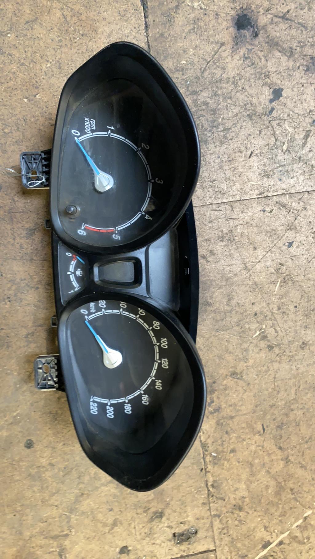 Compteur FORD FIESTA 6 PHASE 2 Diesel - 1