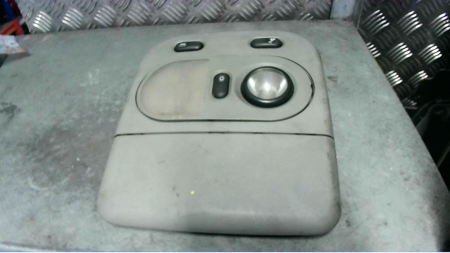 Eclairage de plafonnier RENAULT MASTER 2 PHASE 2  - 1
